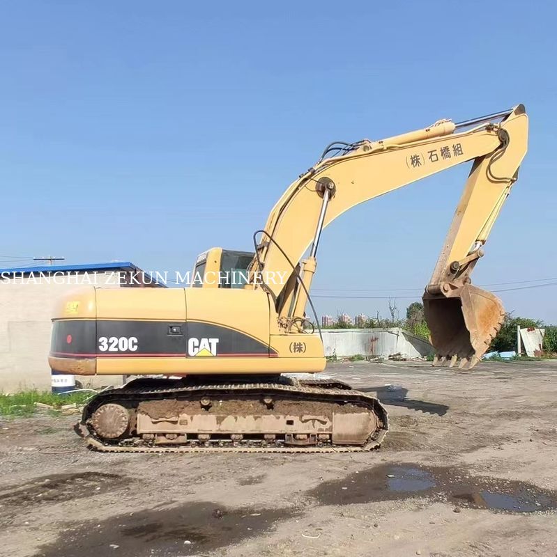 Máy đào Caterpillar 320C cũ từ năm 2014 phù hợp với các cửa hàng sửa chữa máy móc và nhiều hơn nữa