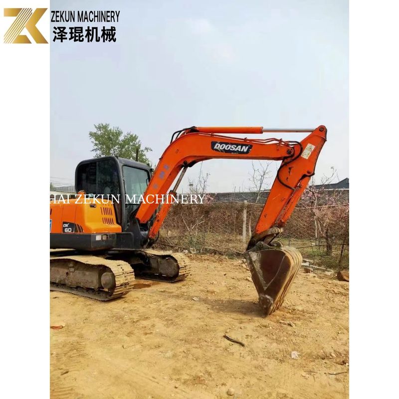 Doosan DX60-7 DX60-9 6T Máy đào bò từ Hàn Quốc