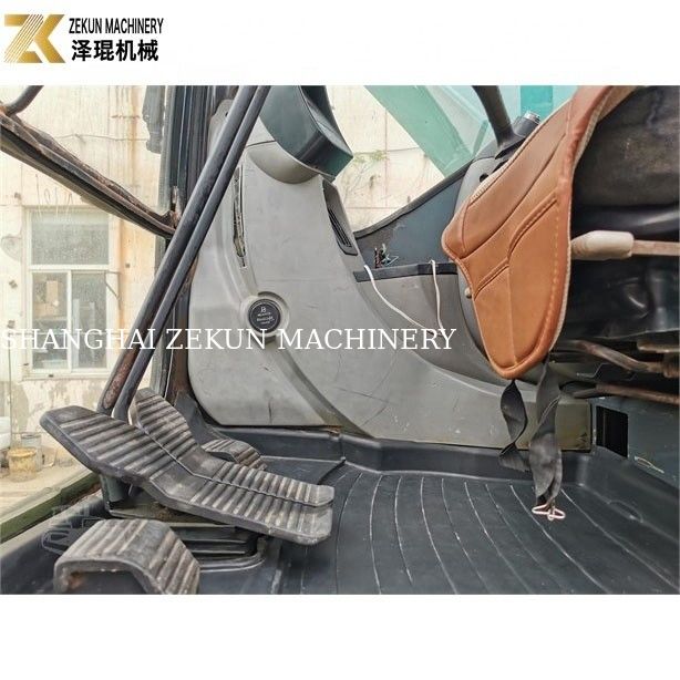 Thiết kế ban đầu sử dụng Kobelco SK 200 200-8 Máy đào màu xanh lá cây