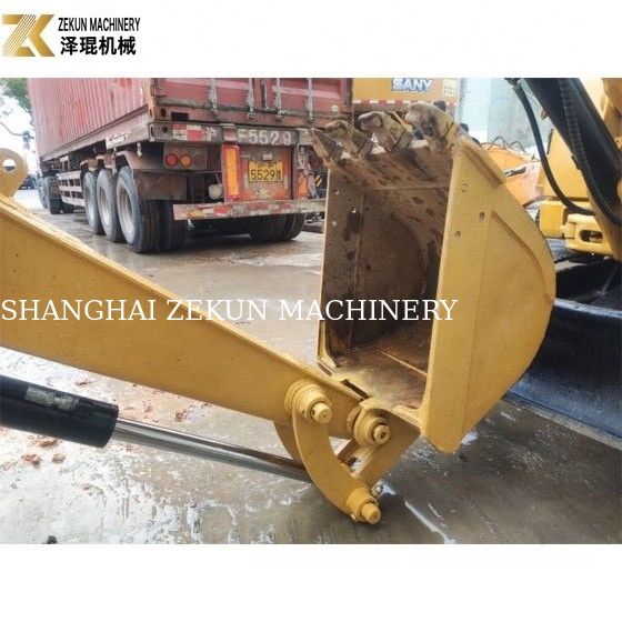 Máy đào 4 tấn sử dụng CAT 304 với cabin khép kín và xi lanh thủy lực gốc