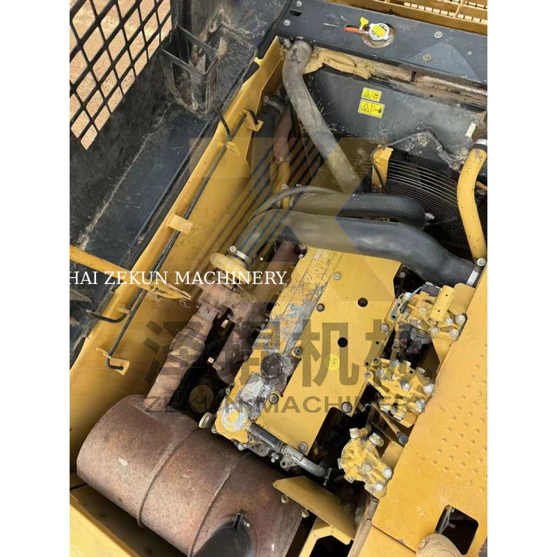 Máy đào cũ Cat 320D ở Nhật Bản với trọng lượng máy 20000 KG trong tình trạng tốt