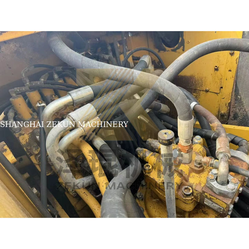Máy đào cũ Cat 320D ở Nhật Bản với trọng lượng máy 20000 KG trong tình trạng tốt
