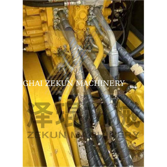 Komatsu PC240-7 Máy đào với thời gian làm việc thấp 0-2000 và xi lanh thủy lực khác