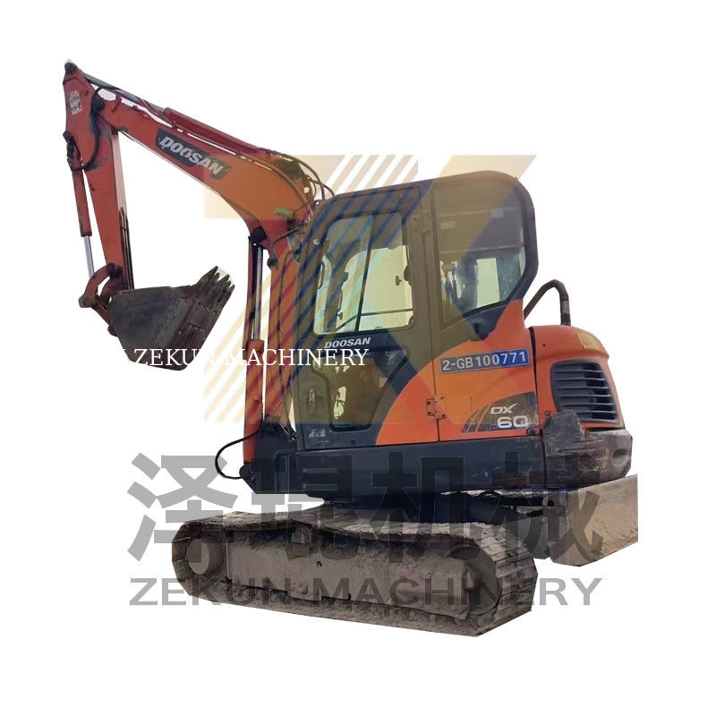 2015 sử dụng máy đào Doosan DH60-7 trong tình trạng tốt 5500 KG trọng lượng máy
