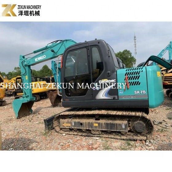 Máy đào mini 7 tấn Kobelco SK 75 SR UR với động cơ ISUZU và máy bơm thủy lực gốc