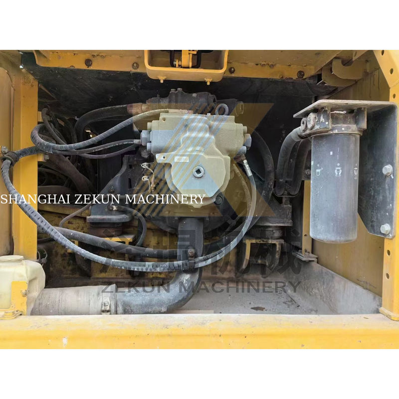 Máy đào Komatsu PC360-8M0 sử dụng 1.8m3 5300 giờ