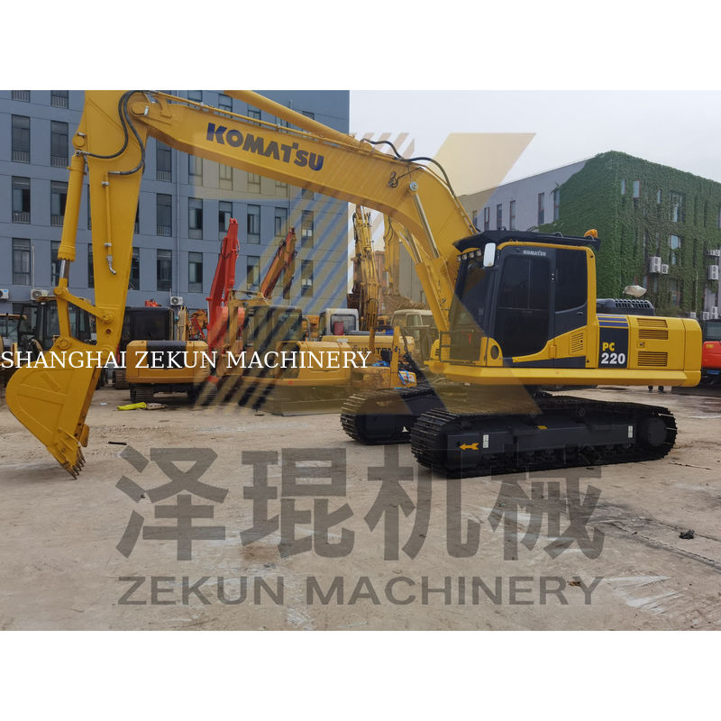 Máy đào 22 tấn Komatsu 220 PC220 đã sử dụng với dung lượng xô 1M3 và 1050 giờ làm việc