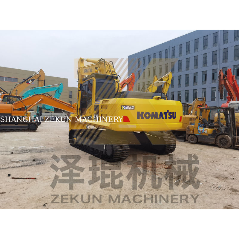 Máy đào 22 tấn Komatsu 220 PC220 đã sử dụng với dung lượng xô 1M3 và 1050 giờ làm việc