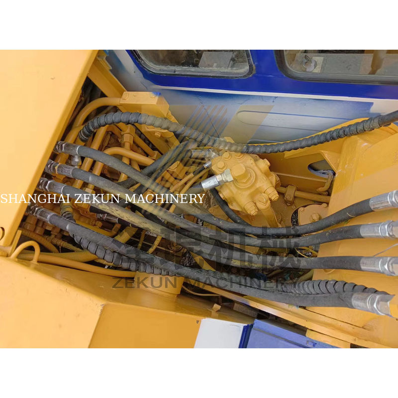 Máy đào Komatsu PC60-5 đã qua sử dụng với xi lanh thủy lực khác và vào năm 2022
