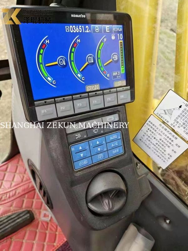 Máy đào Komatsu PC200-8MO sử dụng 2001-4000 giờ Kích thước trung bình