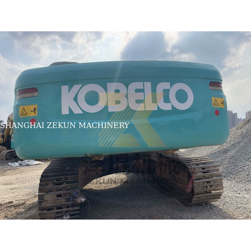 Máy đào Kobelco SK380 sử dụng xi lanh thủy lực khác với dung lượng xô 1,9 m3