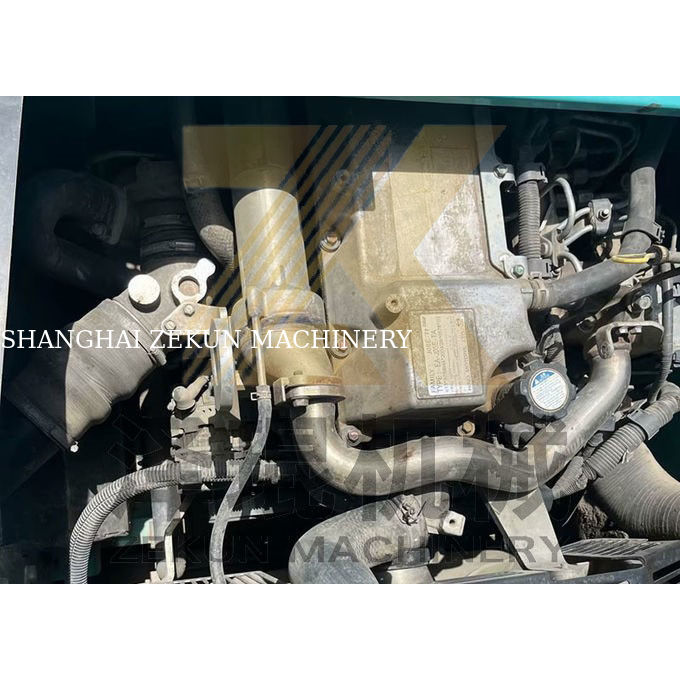 Máy đào Kobelco SK200-8 sử dụng máy bơm thủy lực khác và trọng lượng máy 20000 KG