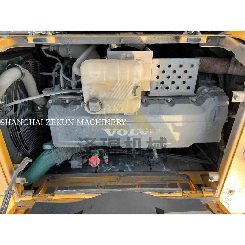 Máy đào cũ Volvo Ec480dl với 4600 giờ làm việc và xi lanh thủy lực khác
