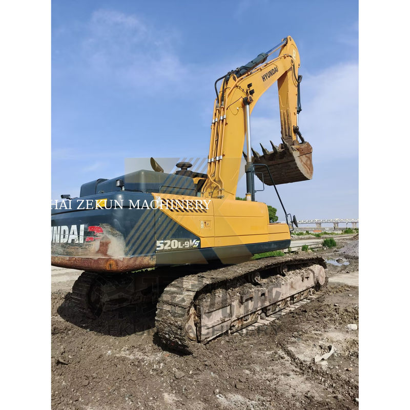Hyundai R520 Excavator trong tình trạng tuyệt vời với dung lượng xô 3M3 và công suất 266KW trên thị trường nóng