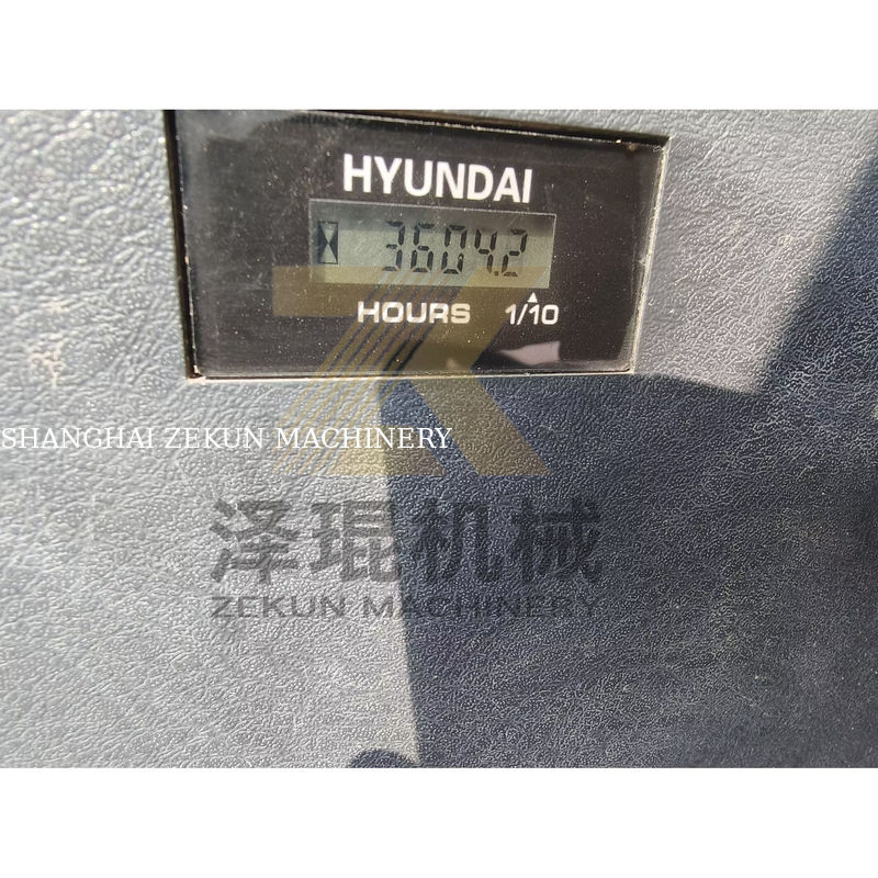 Hyundai R520 Excavator trong tình trạng tuyệt vời với dung lượng xô 3M3 và công suất 266KW trên thị trường nóng