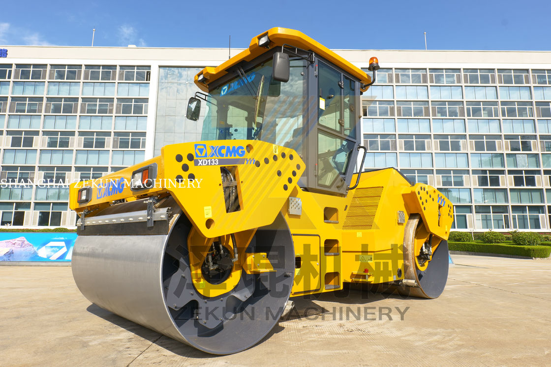 13ton XCMG XD133 Double Drum Roller Trung Quốc Giai đoạn III Thiết bị xây dựng đường bộ