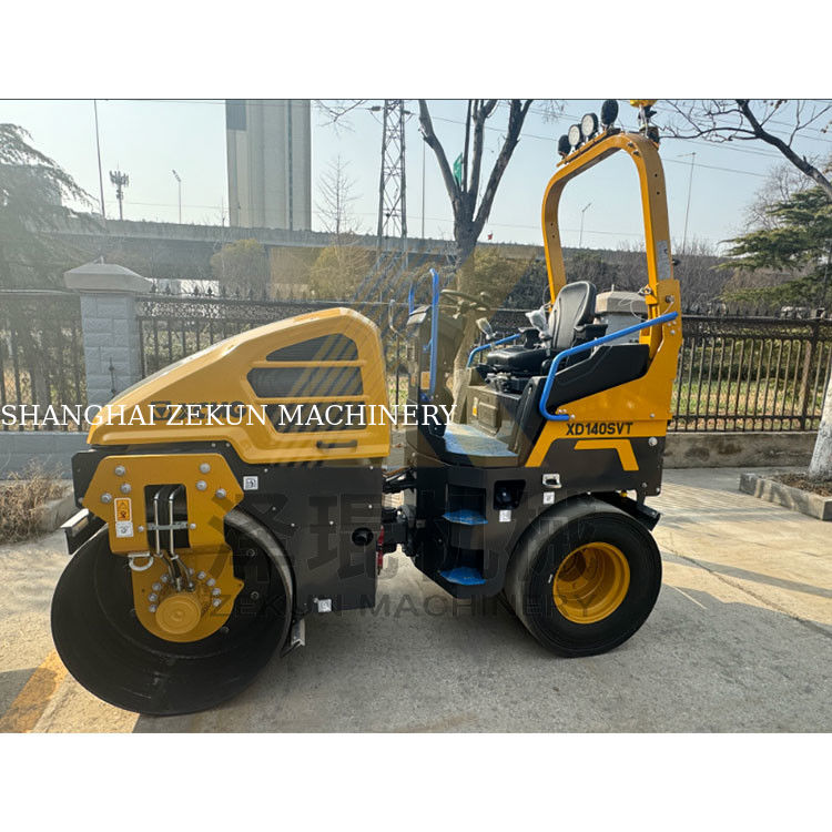 4 tấn Mini Vibratory Road Roller XCMG XD140SVT EU giai đoạn III