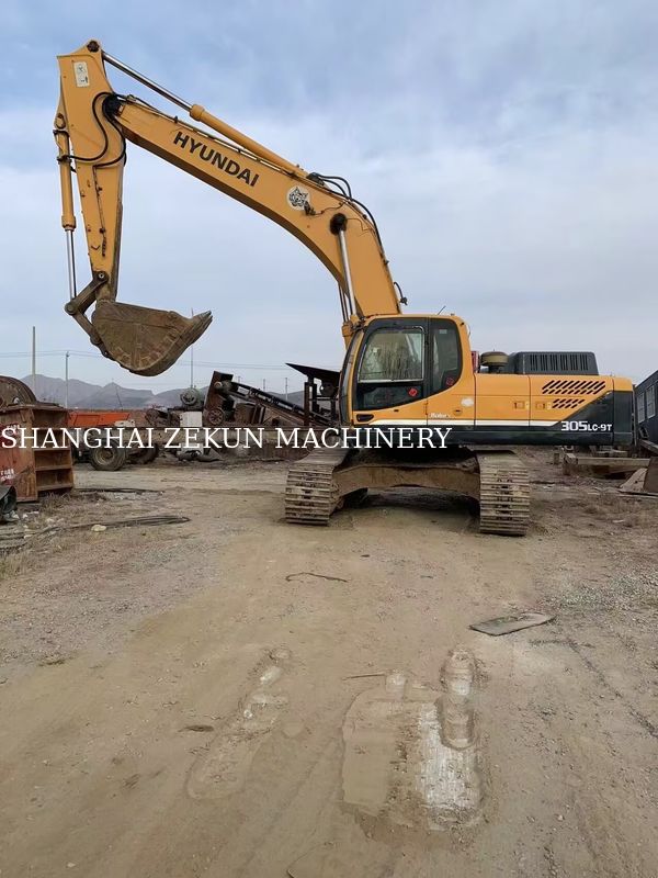 Hyundai 305LC-9T Excavator với 17.818 giờ làm việc trong tình trạng tuyệt vời