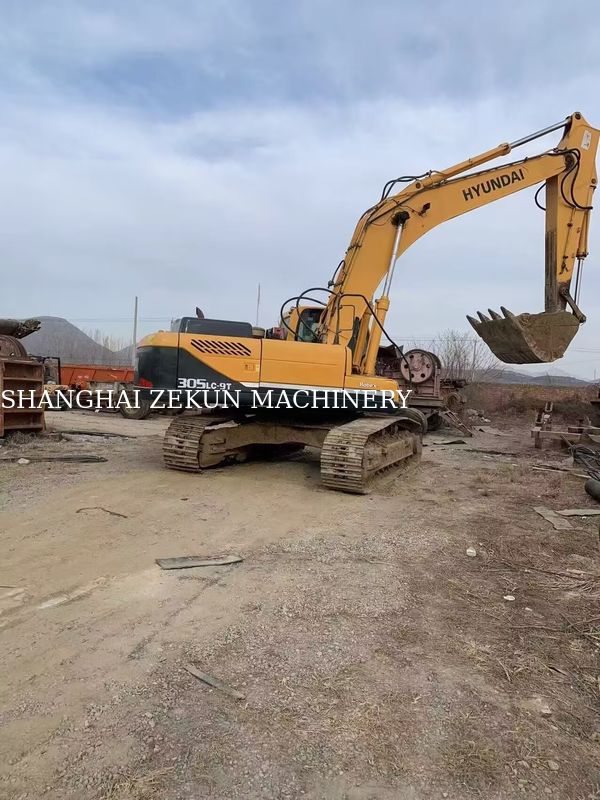 Hyundai 305LC-9T Excavator với 17.818 giờ làm việc trong tình trạng tuyệt vời