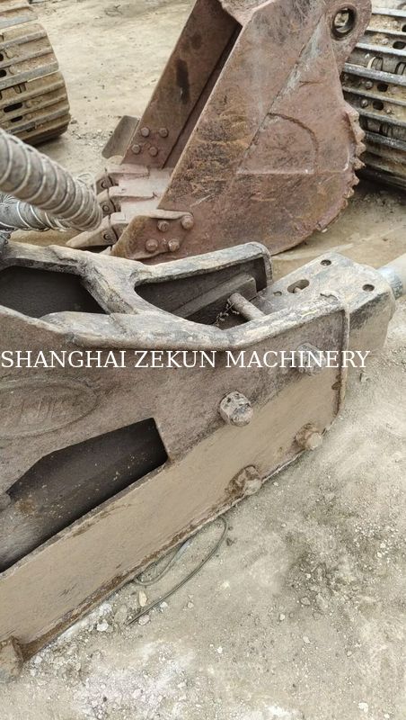 2015 Hyundai R150-9 Excavator với búa và 5.300 giờ làm việc tăng năng suất
