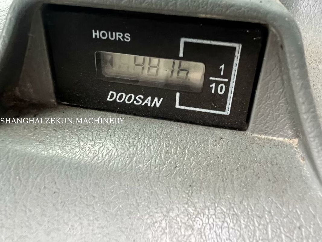 Máy đào Doosan DX380 năm 2020 sử dụng với 4816 giờ làm việc trong tình trạng tốt