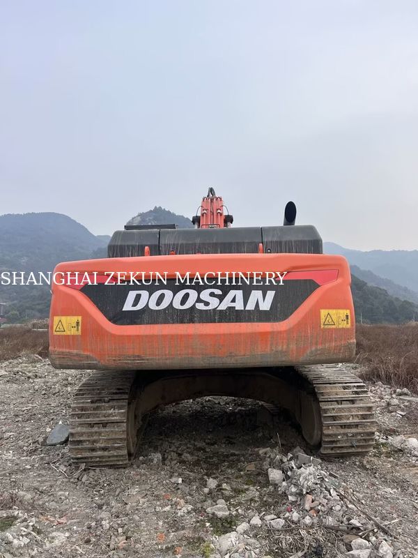 Máy đào Doosan DX380 năm 2020 sử dụng với 4816 giờ làm việc trong tình trạng tốt