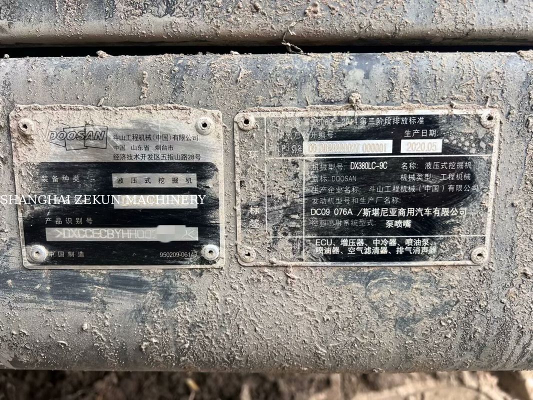 Máy đào Doosan DX380 năm 2020 sử dụng với 4816 giờ làm việc trong tình trạng tốt