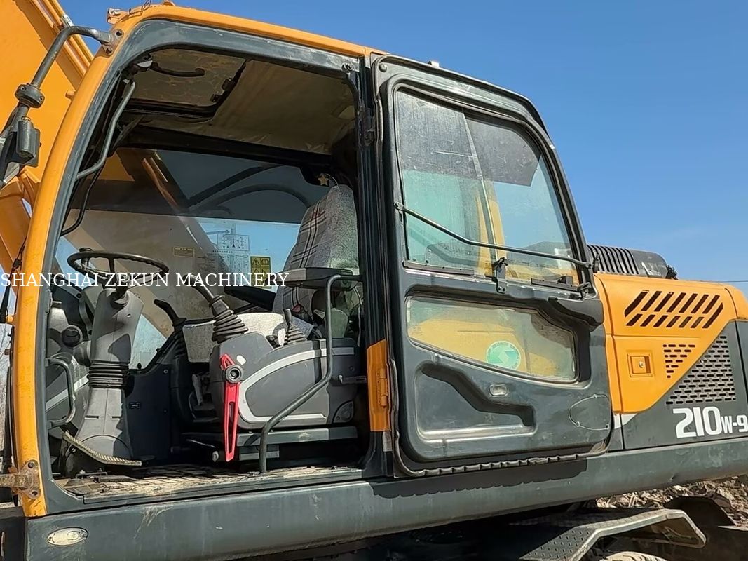 2014 Hyundai R210W-9 21 Tons Wheel Excavator hoàn hảo cho các dự án xây dựng