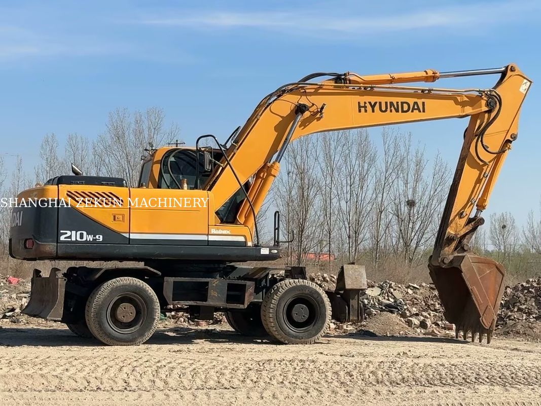 2014 Hyundai R210W-9 21 Tons Wheel Excavator hoàn hảo cho các dự án xây dựng