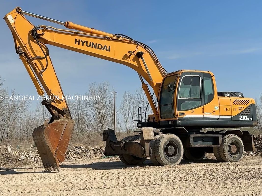 2014 Hyundai R210W-9 21 Tons Wheel Excavator hoàn hảo cho các dự án xây dựng