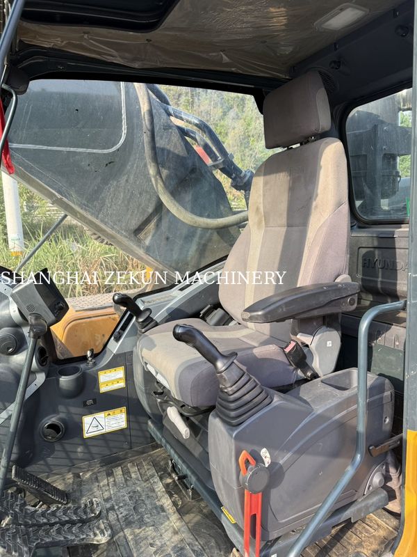 2020 Hyundai R505VS 50 tấn máy đào hạng nặng cho các dự án hạng nặng