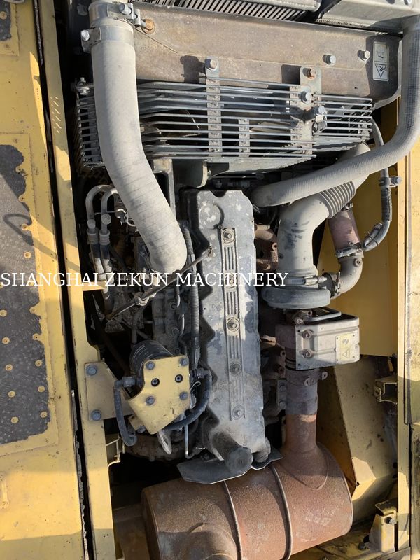 Máy xúc Komatsu PC210LC-8MO năm 2015 với trọng lượng vận hành 100 Kg và tầm với đào tối đa 9