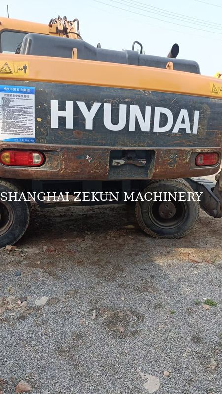 Hyundai R210W-9 máy đào bánh 330 L dung lượng bể nhiên liệu và van thủy lực