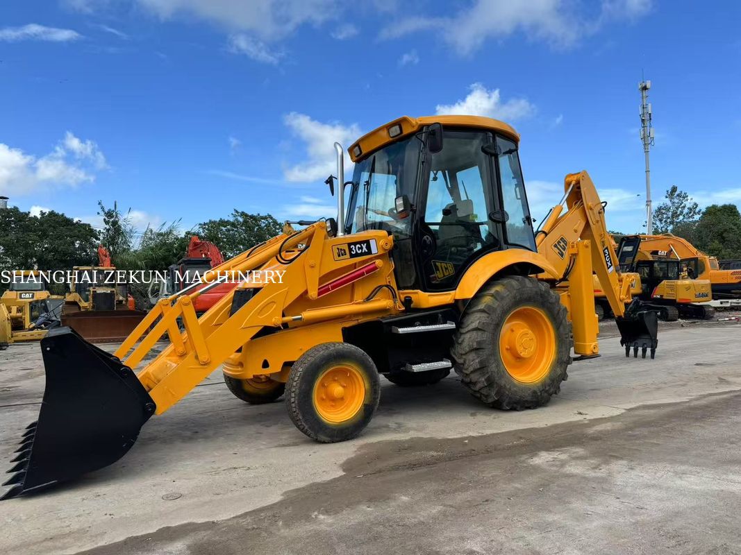 Máy xúc lật JCB 3CX năm 2001 với lưu lượng hệ thống thủy lực 95 L/phút