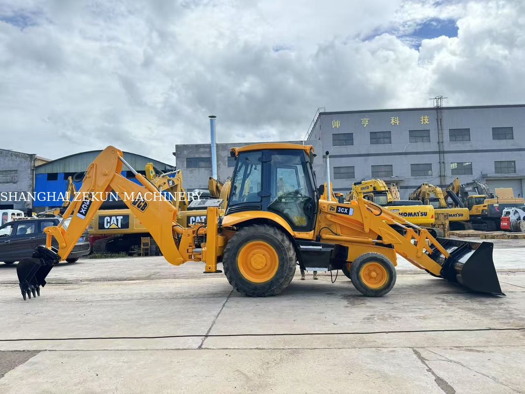 Máy xúc lật JCB 3CX năm 2001 với lưu lượng hệ thống thủy lực 95 L/phút