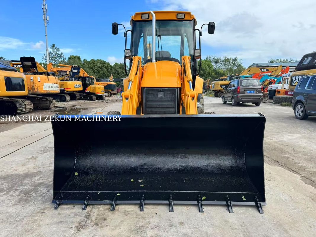 Máy xúc lật JCB 3CX năm 2001 với lưu lượng hệ thống thủy lực 95 L/phút