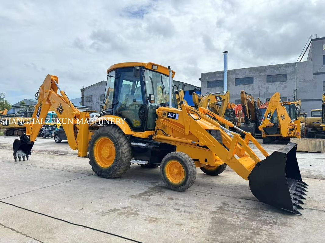 Máy xúc lật JCB 3CX năm 2001 với lưu lượng hệ thống thủy lực 95 L/phút