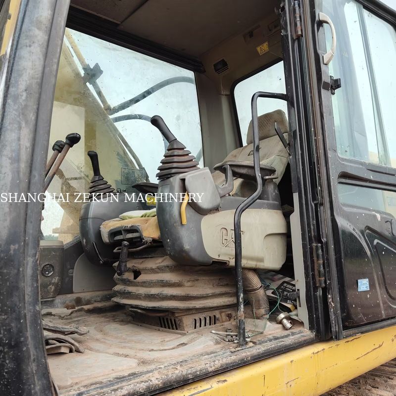 Máy xúc CAT 320D năm 2016, hạng 20 tấn, với động cơ CAT C6.4 ACERT, độ sâu đào tối đa 680 mm