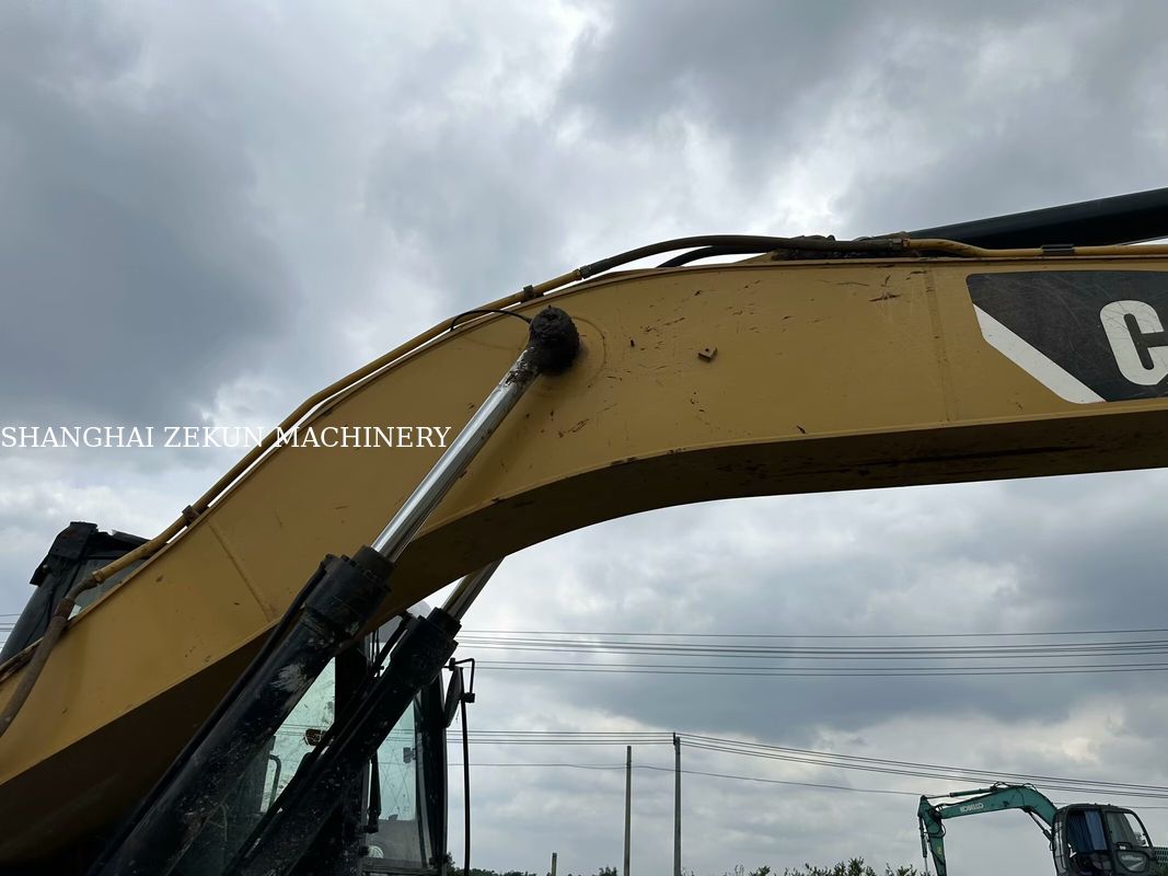 Máy xúc CAT 320D2 năm 2014, 10.812 giờ hoạt động và Tốc độ dòng thủy lực hiệu suất 2 × 214 L/phút, Tốc độ di chuyển 3.5 / 5.5 Km/h