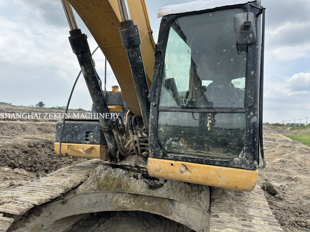 Máy xúc CAT 320D2 năm 2014, 10.812 giờ hoạt động và Tốc độ dòng thủy lực hiệu suất 2 × 214 L/phút, Tốc độ di chuyển 3.5 / 5.5 Km/h