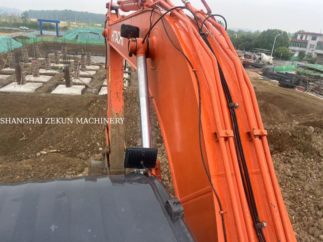Máy xúc Hitachi ZX220-5A năm 2020, 6541 giờ hoạt động, Chiều cao đào tối đa 630 mm, Chiều sâu đào tối đa 670 mm, Dành cho các công việc nặng