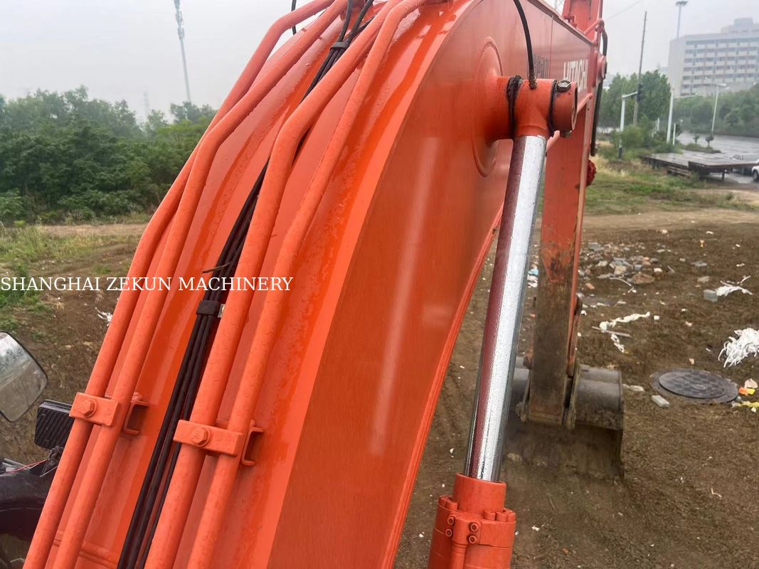 2022 Hitachi ZX200-5A Excavator với chiều cao đào tối đa là 9 và tốc độ swing là 13.3 rpm 5500hrs