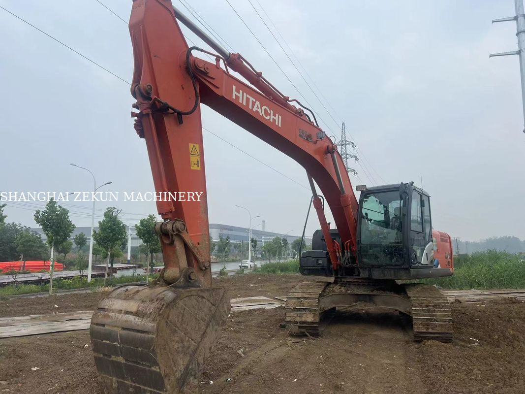 2022 Hitachi ZX200-5A Excavator với chiều cao đào tối đa là 9 và tốc độ swing là 13.3 rpm 5500hrs