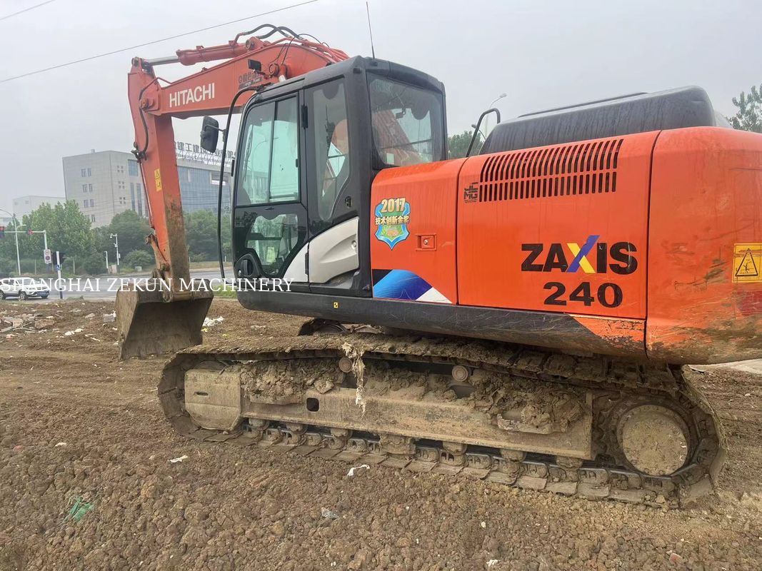 2022 Hitachi ZX200-5A Excavator với chiều cao đào tối đa là 9 và tốc độ swing là 13.3 rpm 5500hrs