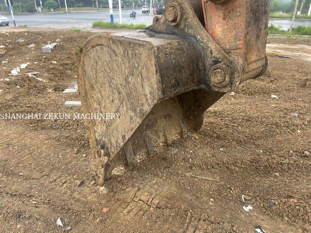 2022 Hitachi ZX200-5A Excavator với chiều cao đào tối đa là 9 và tốc độ swing là 13.3 rpm 5500hrs