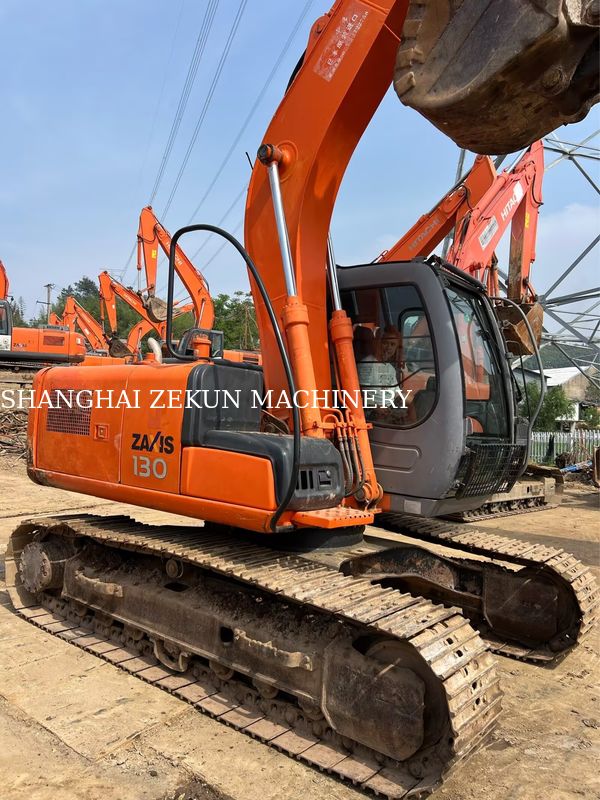 Máy xúc Hitachi ZX130-6 đã qua sử dụng với 11053 giờ hoạt động, chiều dài cần 4.6m, áp suất thủy lực 34.3 MPa