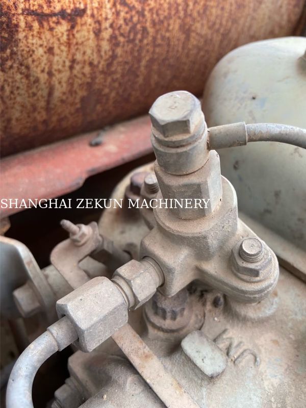 Máy xúc Hitachi ZX200-3G đã qua sử dụng với 11050 giờ hoạt động, chiều dài tay cần 2.94 m, chiều dài cần 5.7 m