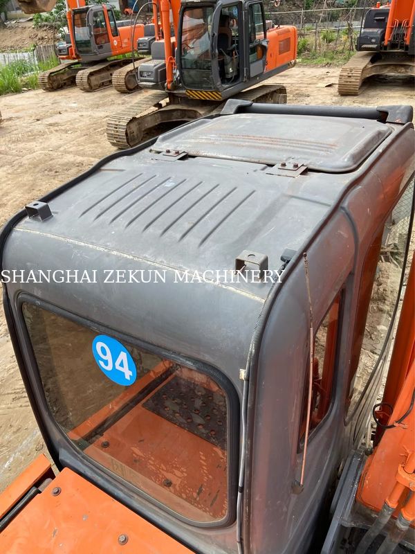 Máy xúc Hitachi ZX200-3G đã qua sử dụng với 11050 giờ hoạt động, chiều dài tay cần 2.94 m, chiều dài cần 5.7 m