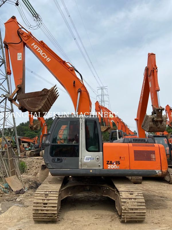Máy xúc Hitachi ZX200-3G đã qua sử dụng với 11050 giờ hoạt động, chiều dài tay cần 2.94 m, chiều dài cần 5.7 m