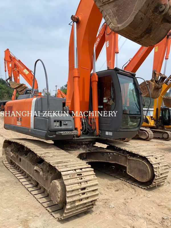 Máy xúc Hitachi ZX200-3G đã qua sử dụng với 11050 giờ hoạt động, chiều dài tay cần 2.94 m, chiều dài cần 5.7 m
